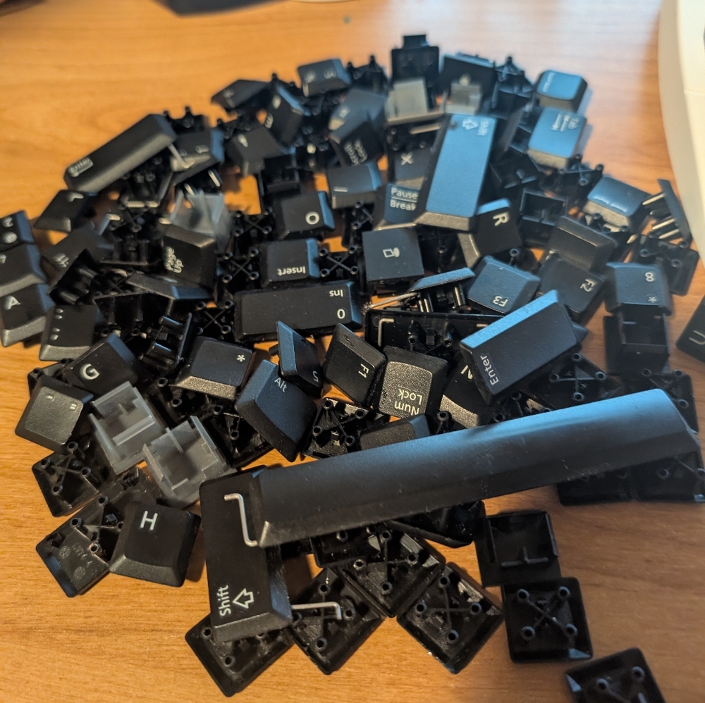 Black Keyboard Keycaps - Picture 2 of 3